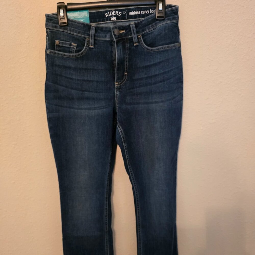 Riders by Lee, curvy, midrise, bootcut. Size 6 Medium